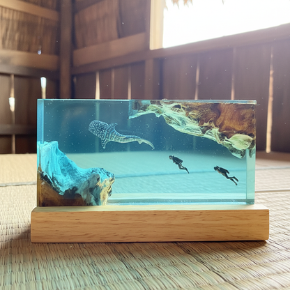 Manni's Ocean Resin Lamps